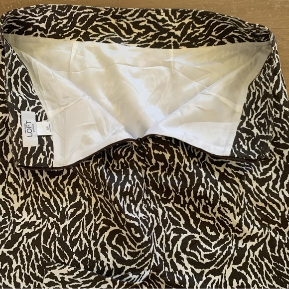 Ann Taylor Loft Brown Animal Print Pencil Skirt Size 6 Petite - Picture 4 of 6